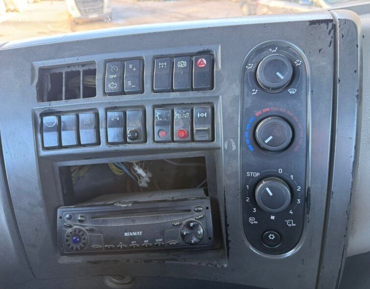 RENAULT LANDER 410.26. 